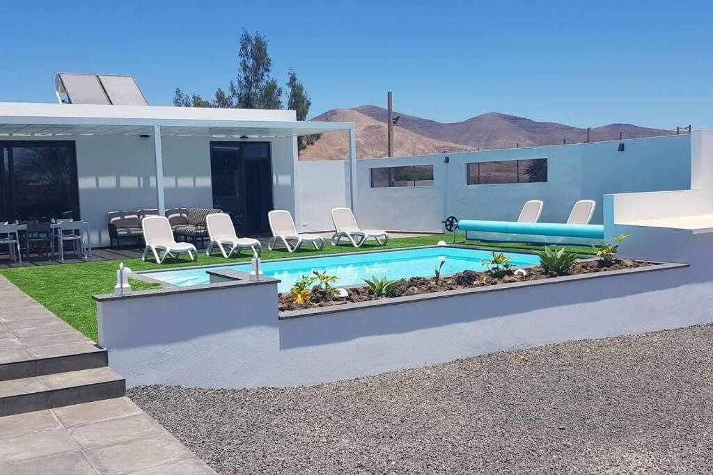 Villa Ponzos Chalet Independiente Y Privado Triquivijate Eksteriør bilde