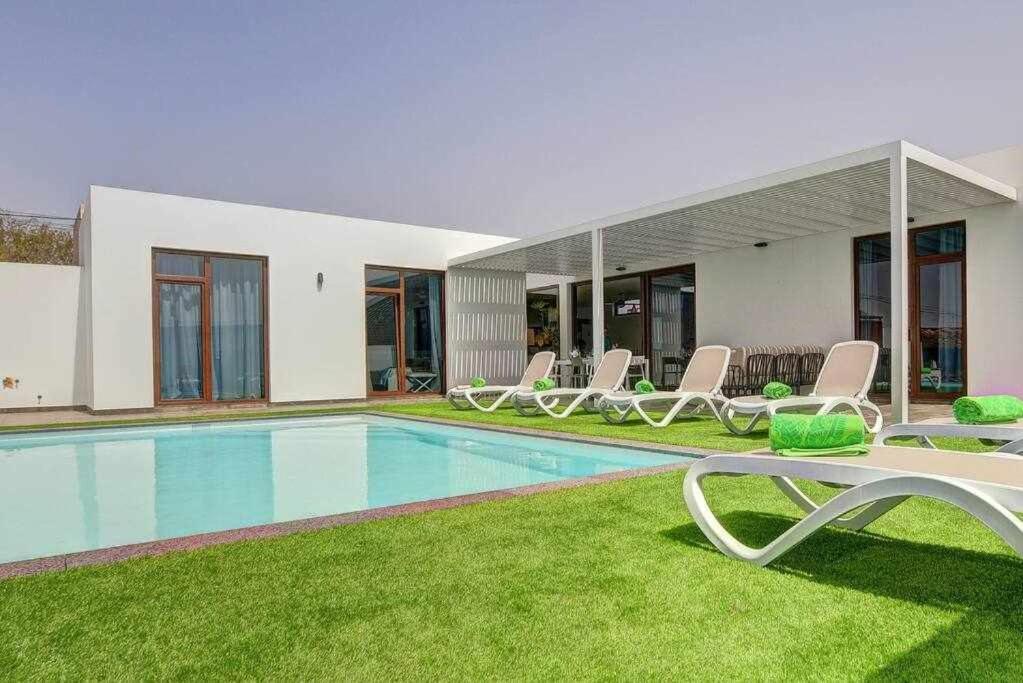 Villa Ponzos Chalet Independiente Y Privado Triquivijate Eksteriør bilde